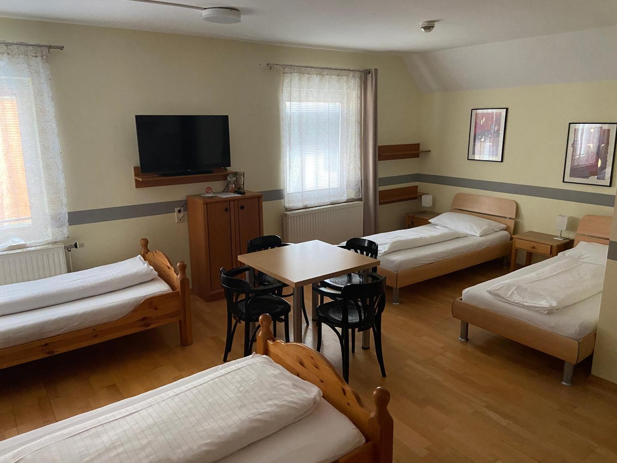 Schlafgut Hotel Sankt Poelten Phòng bức ảnh