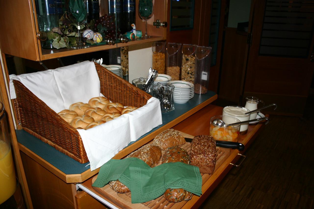 Schlafgut Hotel Sankt Poelten Ngoại thất bức ảnh